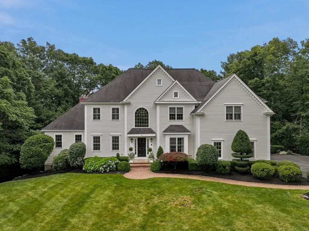4 Croswell Corner, North Reading
