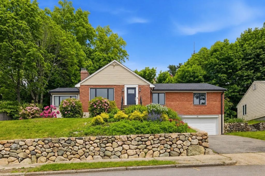 18 Travis Dr, Newton