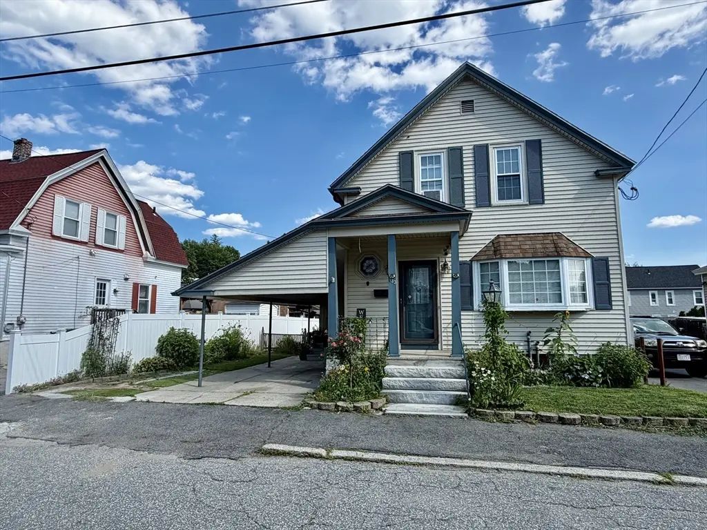 133 Farmland Road, Lowell