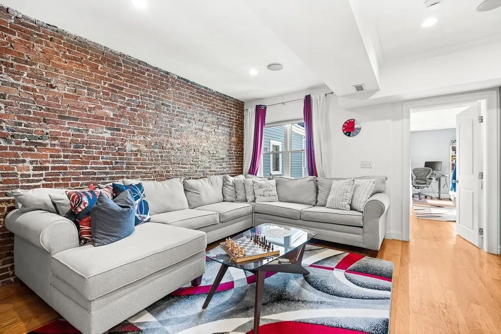 305 Sumner St #2, Boston