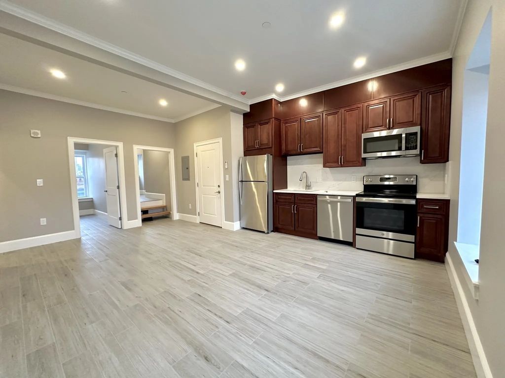 1152 Cambridge St #2, Cambridge