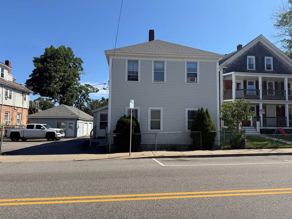 281 Court St #2, Plymouth