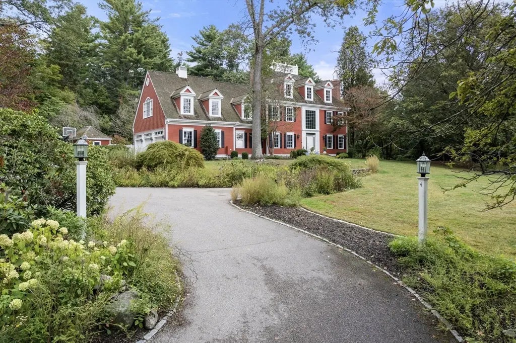 4 Green Ln., Sherborn