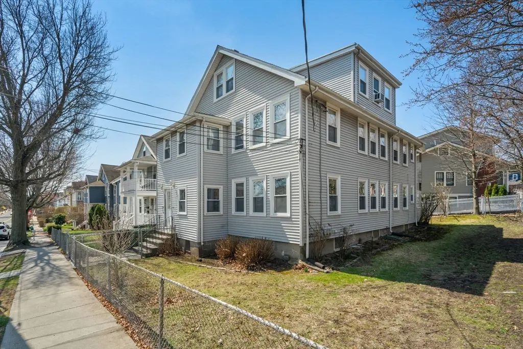 204-206 School St, Watertown