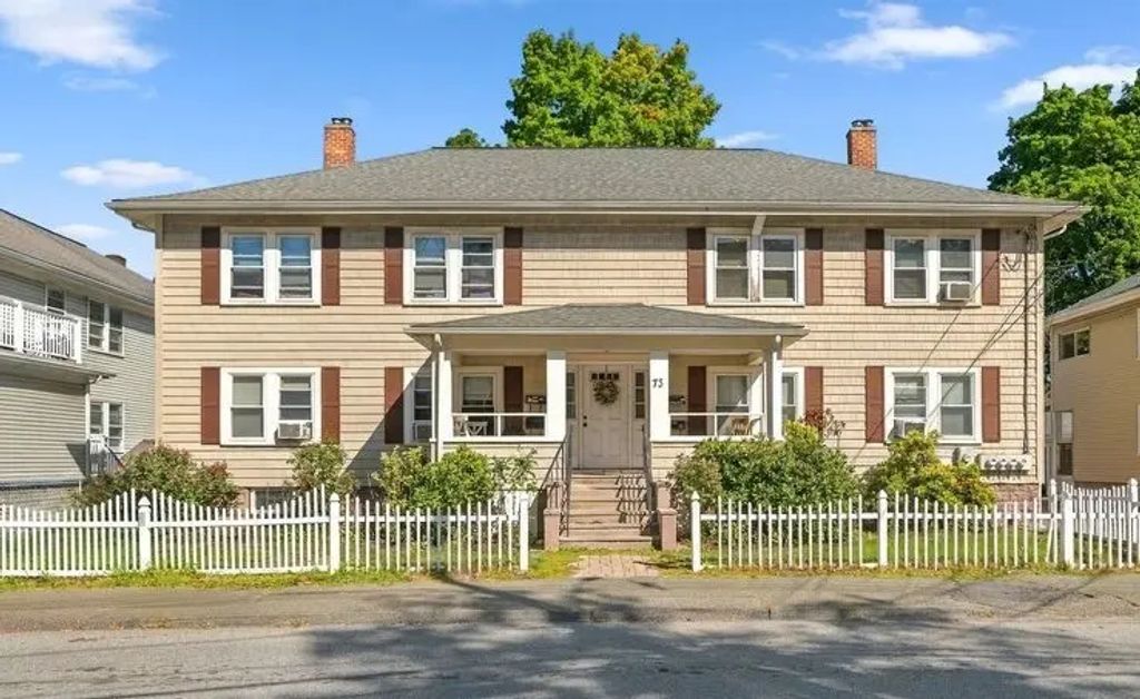 73 Highland St #4, Waltham