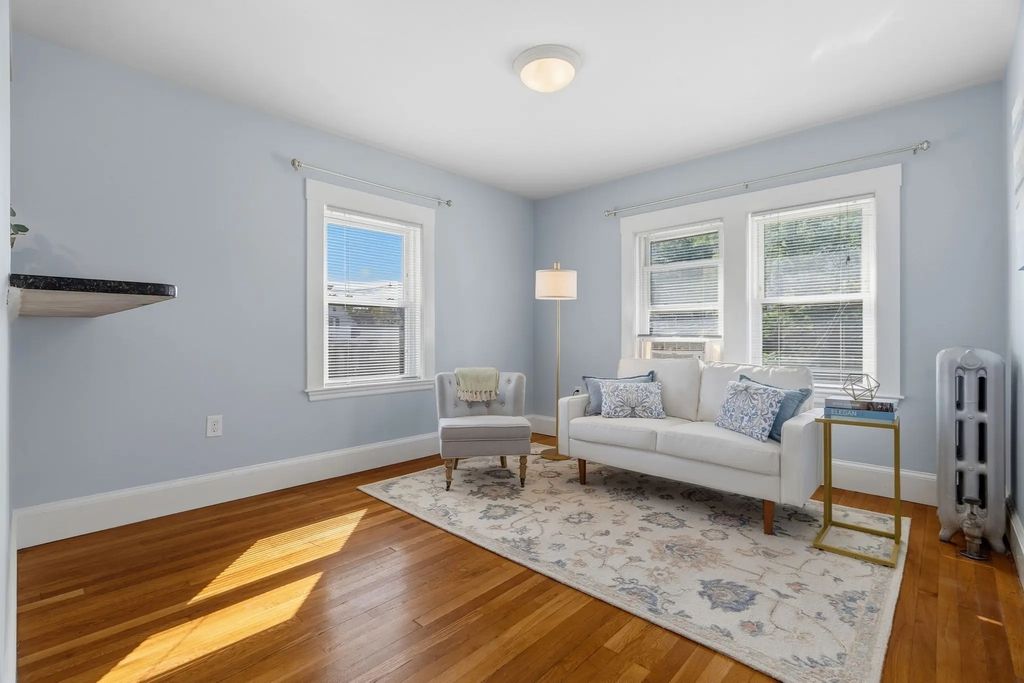 73 Highland St #4, Waltham