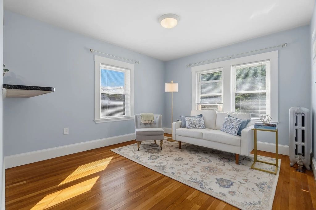 73 Highland St #4, Waltham