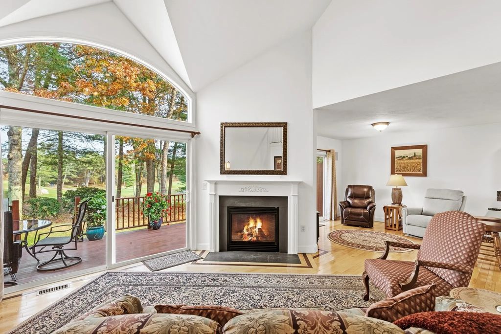 13 Laurel Hill Ct #13, Bourne