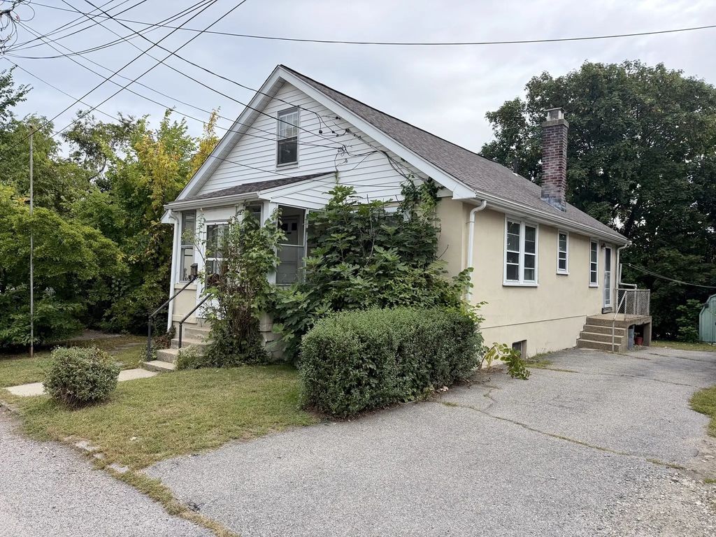 25 Lyons Ct, Watertown