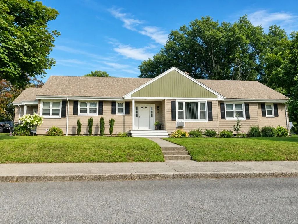 1015 Madison St, Fall River