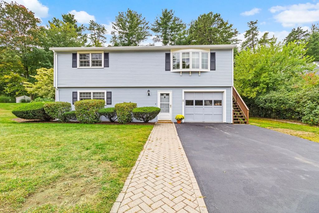 5 Memorial Dr, Northborough