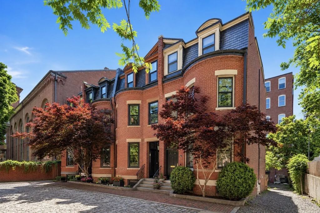 2 Pelham Ter, Boston
