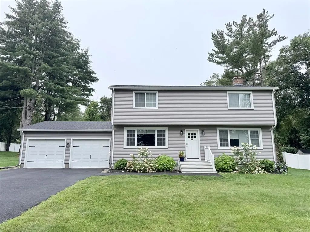 52 Stagecoach Rd, Amherst