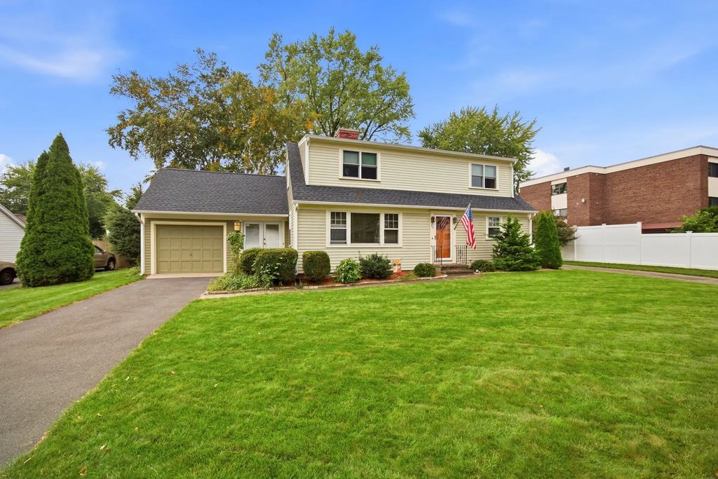 25 Saint Anthony St, Chicopee