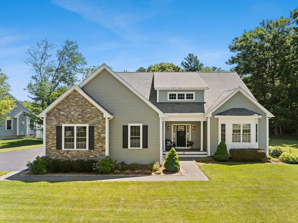 17 Partridge Ln, Raynham