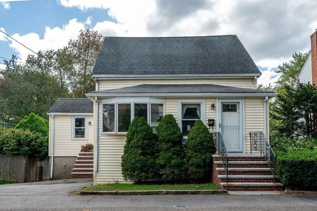 34 Trenton Road, Dedham