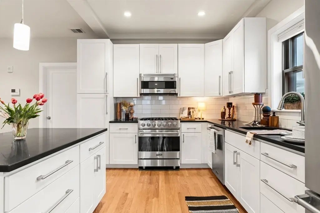 24 Rawson St #6, Boston