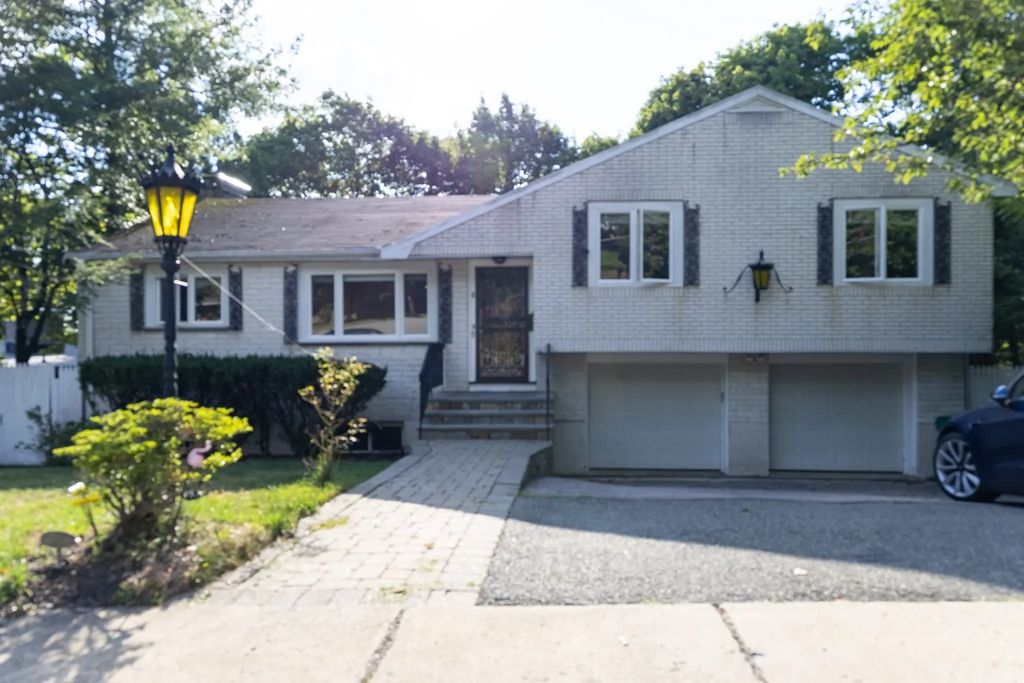 6 Peach Tree Ln #6, Newton
