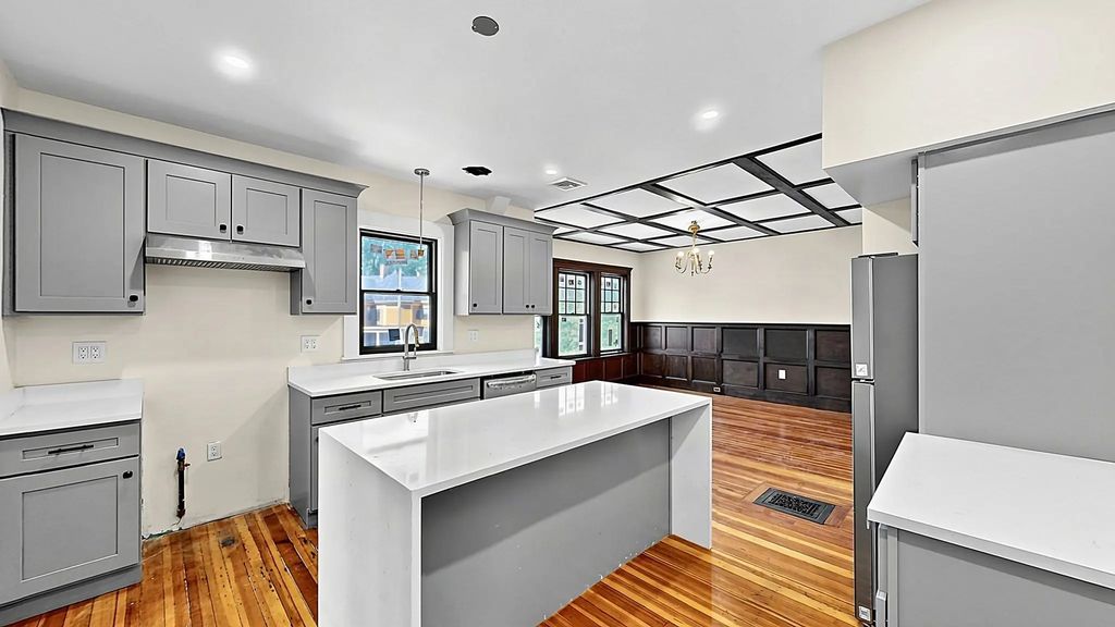 292 Park St #292, Boston
