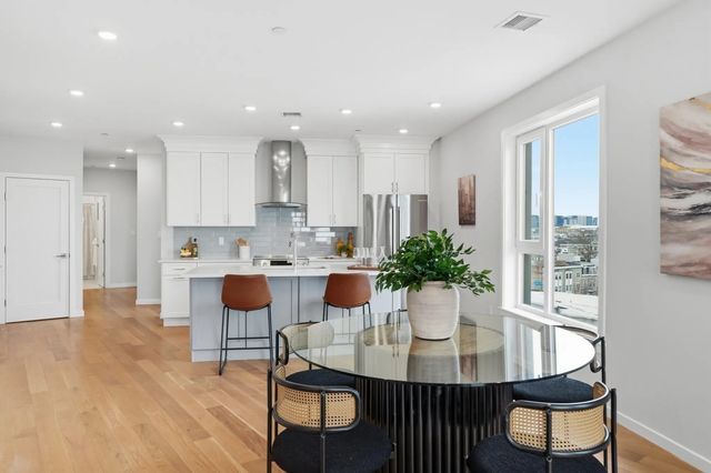 267 Old Colony #606, Boston