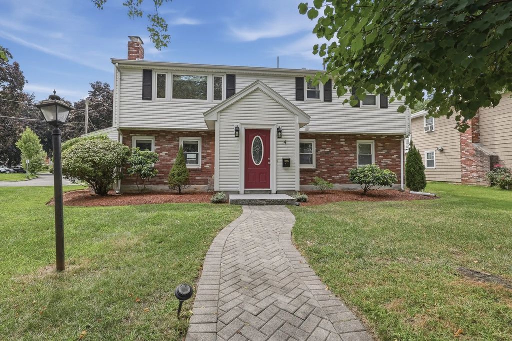 4 Groveland Road, Melrose