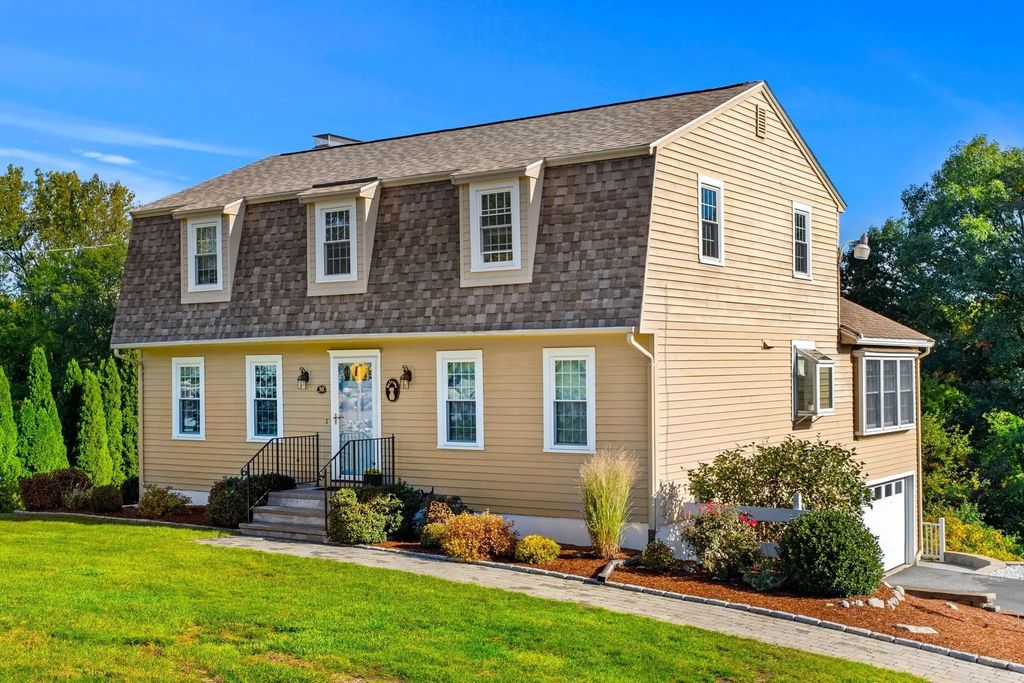 30 Tadmuck Road, Westford