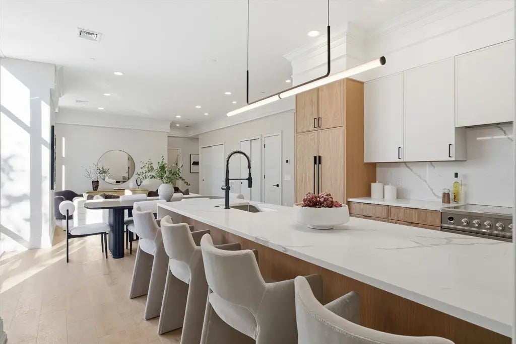 61 Hall Street #1, Waltham