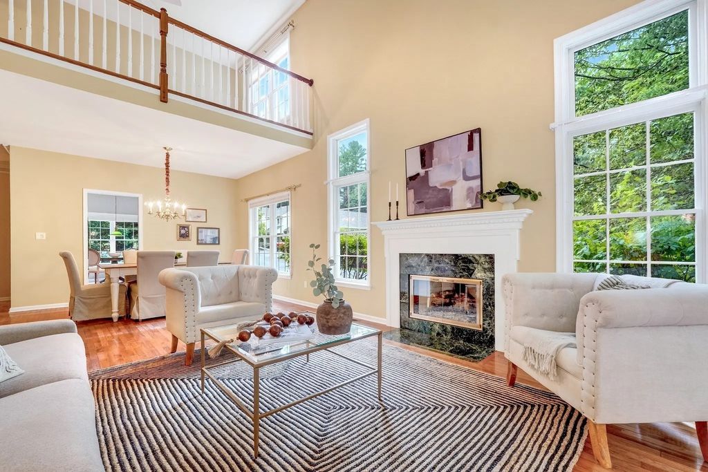 15 Hawthorne Lane #15, Bedford