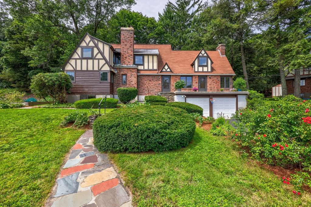 6 Old Brook Dr, Worcester