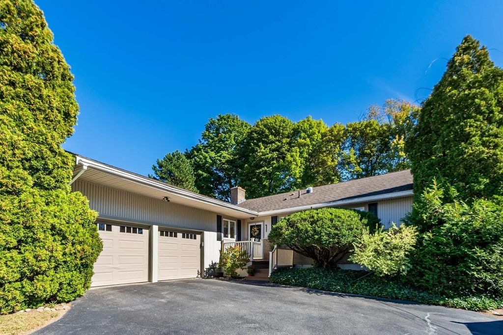 1 Birchwood Terrace, Groveland