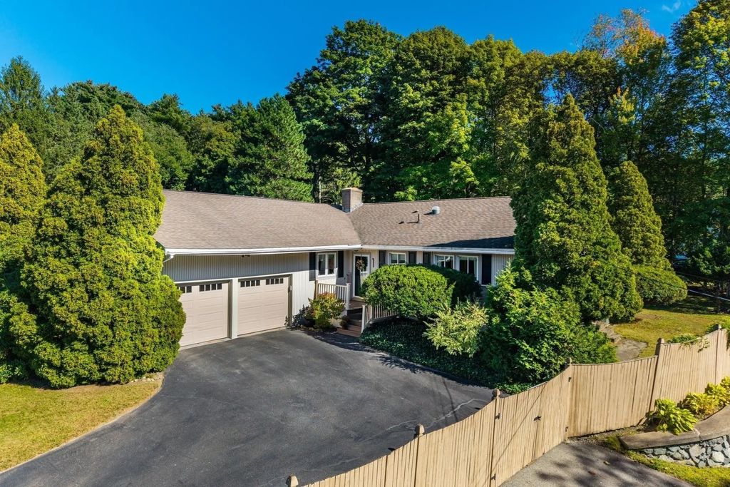 1 Birchwood Terrace, Groveland