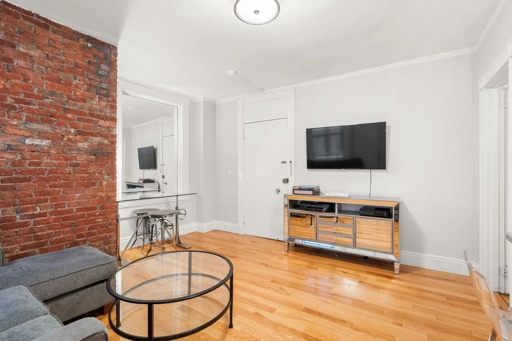 21 Beacon St #3n, Boston