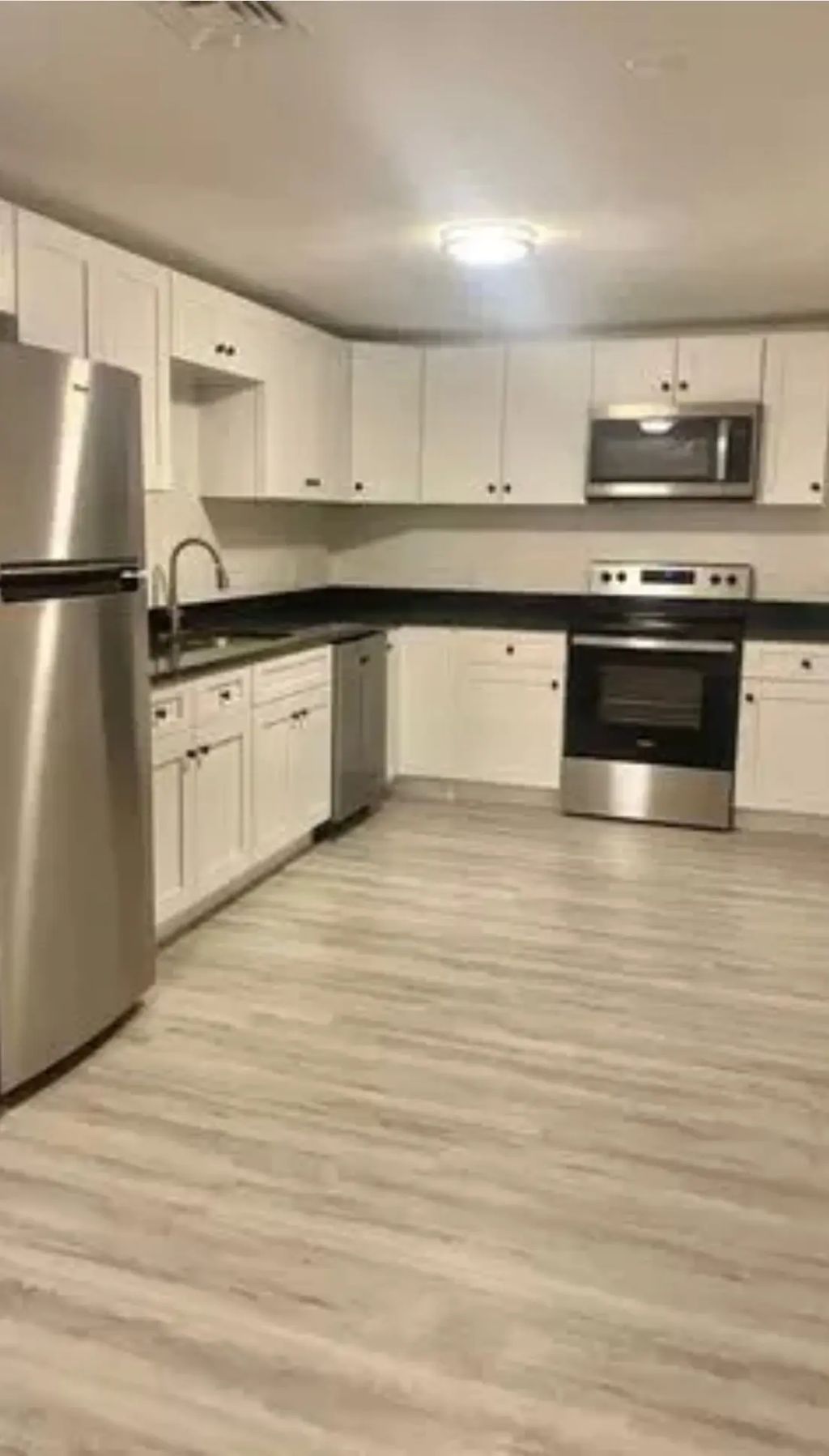 4380 North Main Street #g 5, Fall River
