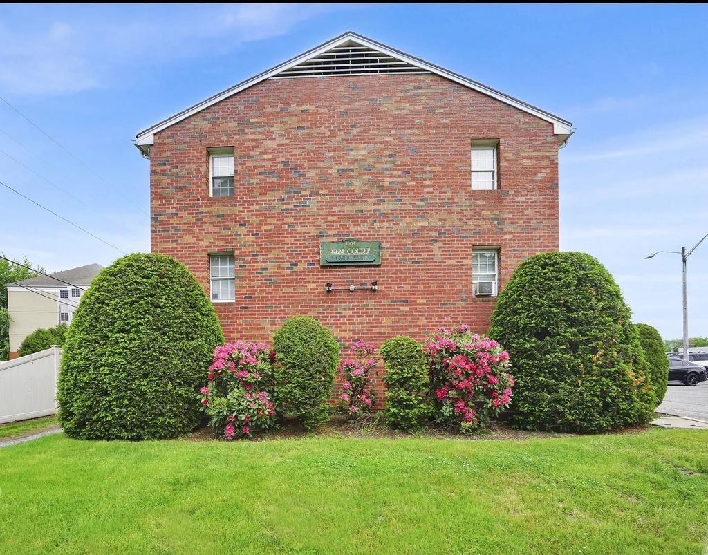 1304 Elm St. #3c, West Springfield