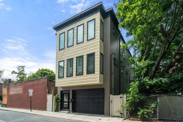 15 Wendeller St #2, Boston