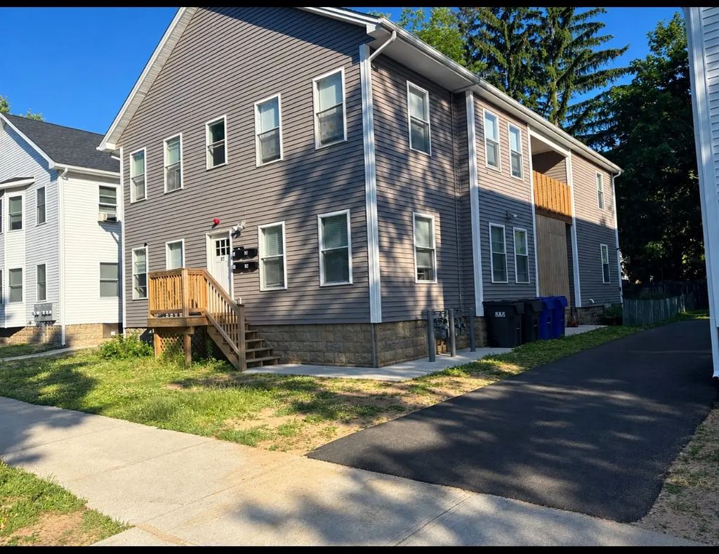 97 Alderman St, Springfield
