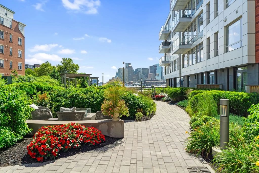 99 Sumner St #210, Boston