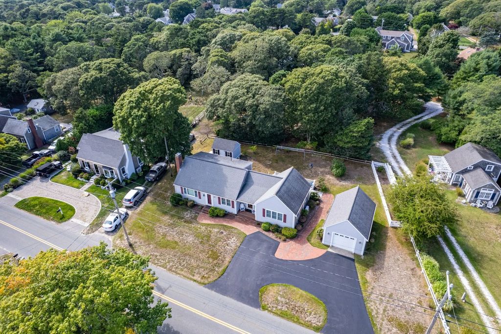 122 Forest Beach Rd, Chatham