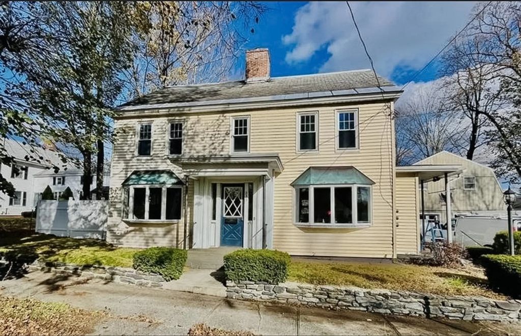 233 West St, Leominster