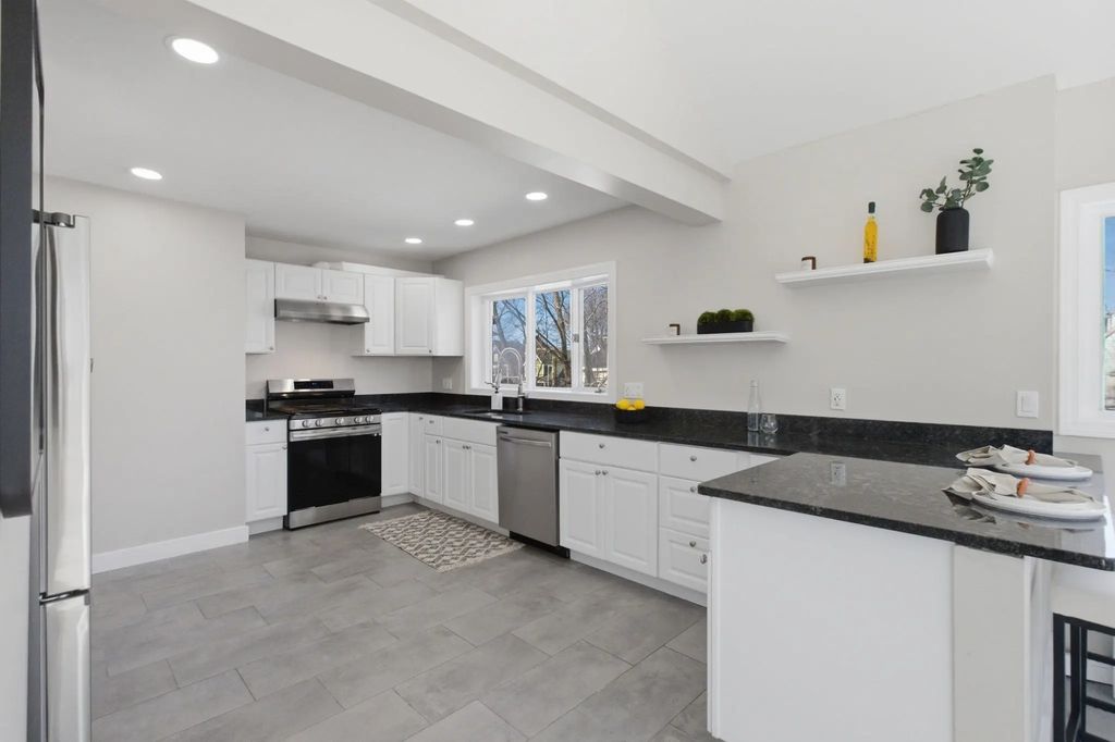 15 S Fairview St #3, Boston