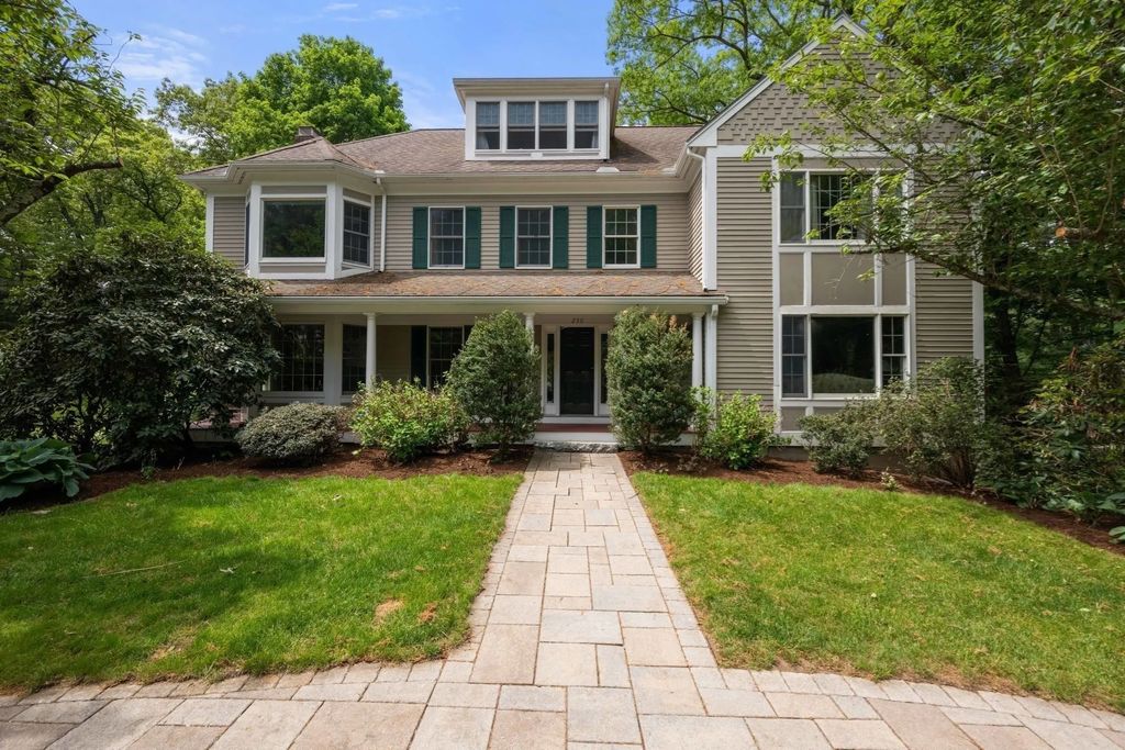 230 Follen Rd, Lexington