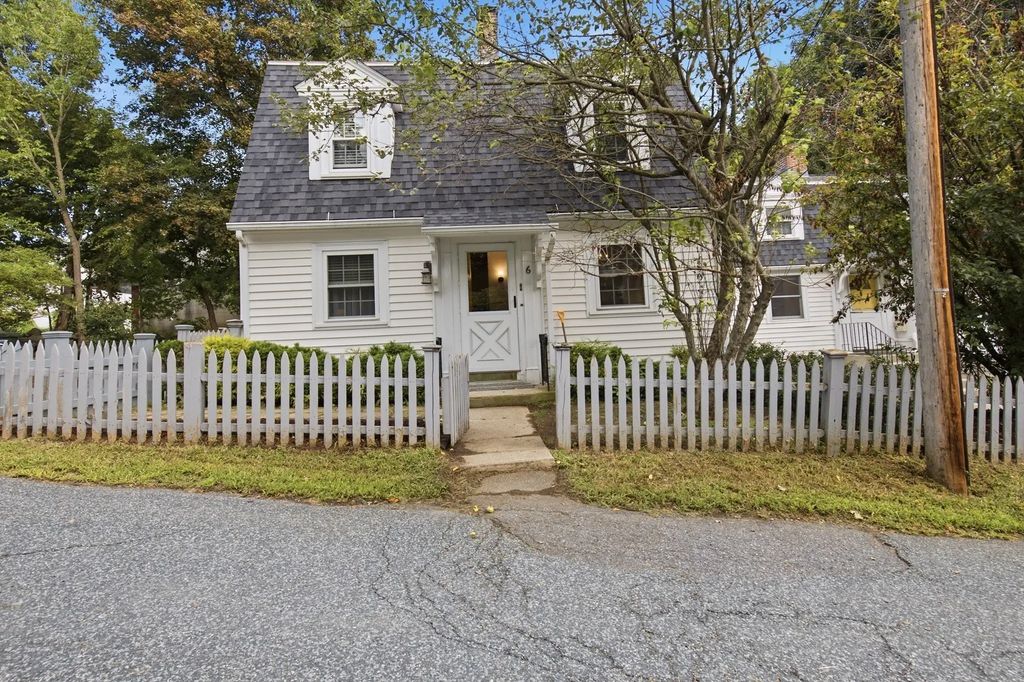 6-8 Center Place, Stow