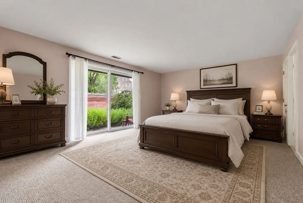 24 N Stone Mill Dr #1112, Dedham