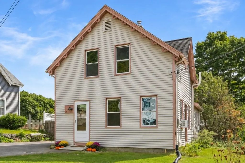 12 Brightside St, Millbury