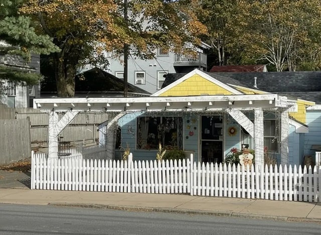 470 Humphrey Street, Swampscott