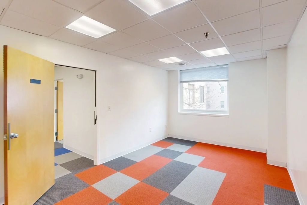552 Massachusetts Ave #204, Cambridge