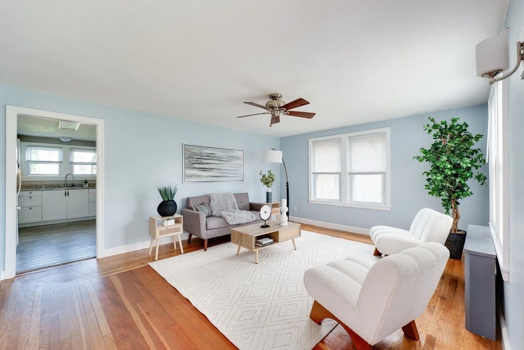 41 Park St, Agawam