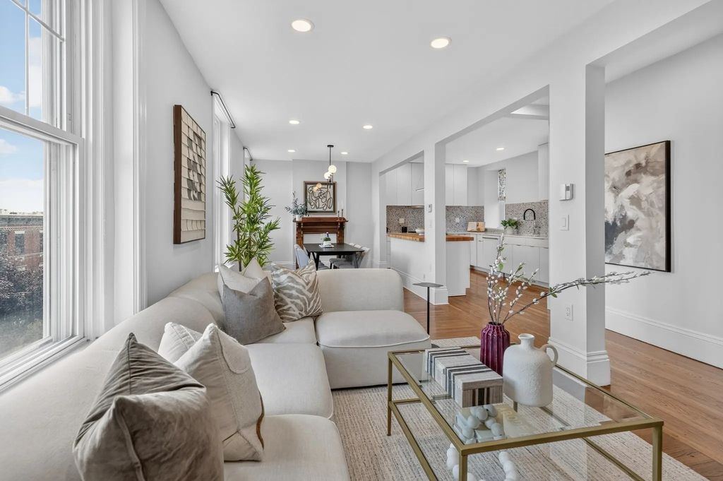 44 Beacon St #4, Chelsea