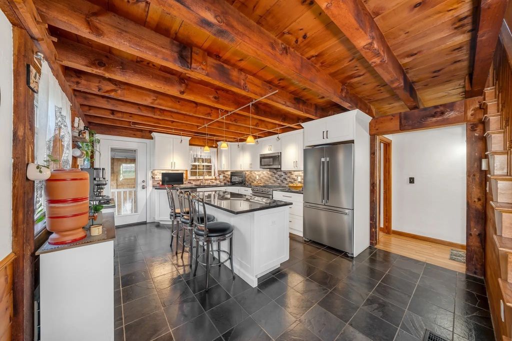2 Durkin Rd, Salem