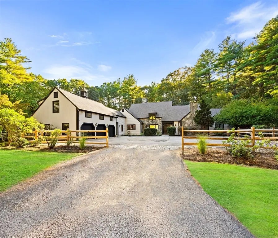 1437-3 Monument Street, Concord